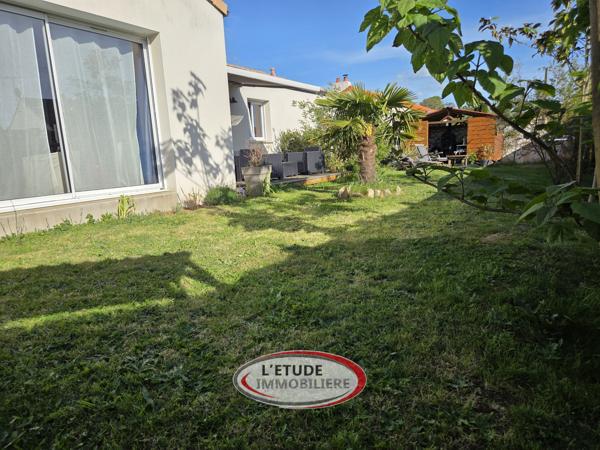 STE PAZANNE BOURG : Plain pied 134 m², 4 chambres, annexes sur 567 m² de terrain !