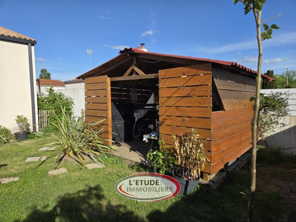 STE PAZANNE BOURG : Plain pied 134 m², 4 chambres, annexes sur 567 m² de terrain !