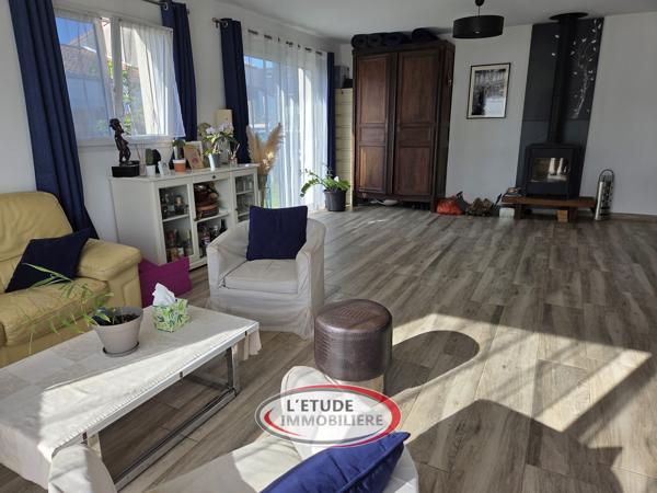 STE PAZANNE BOURG : Plain pied 134 m², 4 chambres, annexes sur 567 m² de terrain !