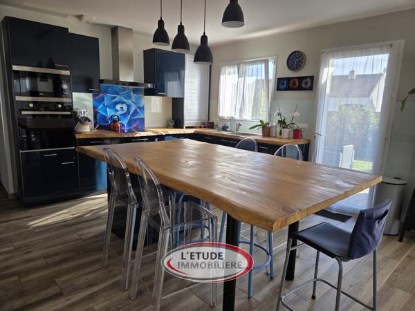 STE PAZANNE BOURG : Plain pied 134 m², 4 chambres, annexes sur 567 m² de terrain !