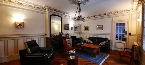 BELLE MAISON BOURGEOISE AVEC GRANDE DEPENDANCE