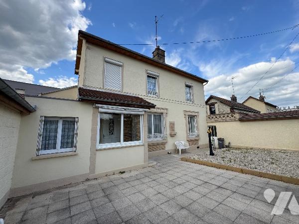 Maison d'habitation de type 7 à vendre