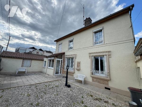 Maison d'habitation de type 7 à vendre