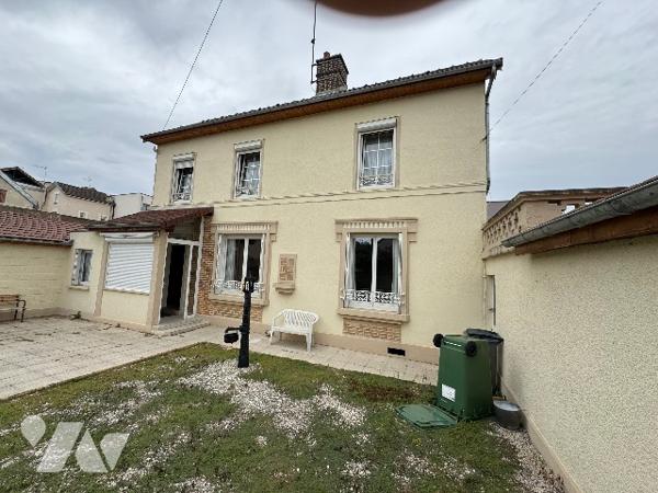 Maison d'habitation de type 7 à vendre