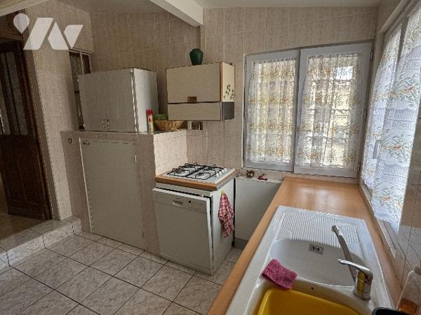 Maison d'habitation de type 7 à vendre