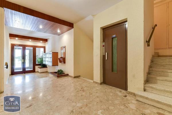 Appartement à louer 3 pièces 65.84m²