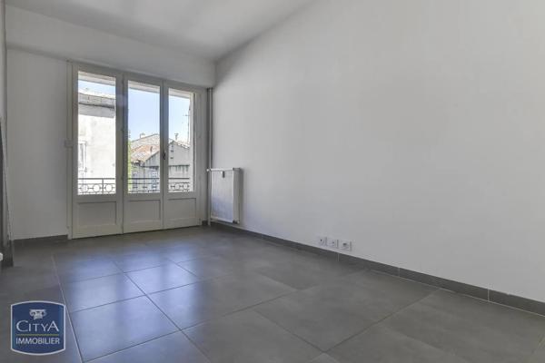 Appartement à louer 3 pièces 65.84m²