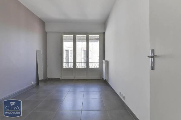 Appartement à louer 3 pièces 65.84m²