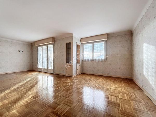 NANTES Rond Point de Vannes - Appartement 5 pièce(s) 111.54 m2 - 3 chambres / ascenseur / balcon / parking / DPE en C