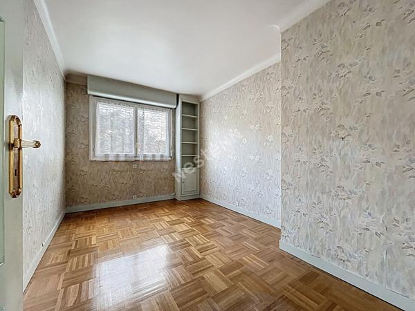 NANTES Rond Point de Vannes - Appartement 5 pièce(s) 111.54 m2 - 3 chambres / ascenseur / balcon / parking / DPE en C