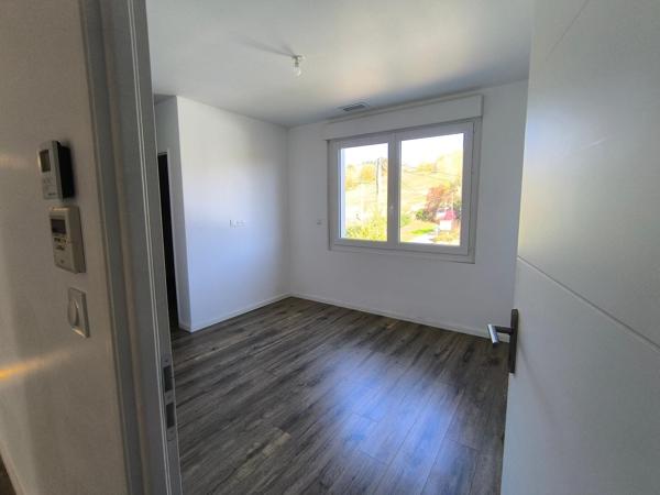 Bergerac idéal investiseurs authentique maison pierre de 5 pièces et 150 M2 louée avec plus de 10% de rentabilité