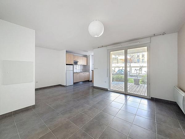 T3 64 m² + terrasse + 2 parkings Proximité centre Castanet