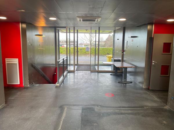 A LOUER IMMEUBLE DE BUREAUX 1296 M2 - COMPIEGNE ZAC DE MERCIÈRES