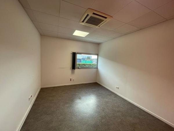 A LOUER IMMEUBLE DE BUREAUX 1296 M2 - COMPIEGNE ZAC DE MERCIÈRES