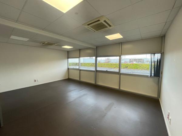 A LOUER IMMEUBLE DE BUREAUX 1296 M2 - COMPIEGNE ZAC DE MERCIÈRES