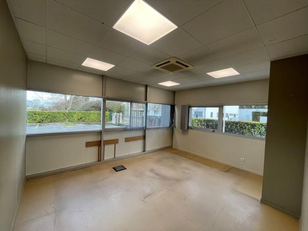 A LOUER IMMEUBLE DE BUREAUX 1296 M2 - COMPIEGNE ZAC DE MERCIÈRES