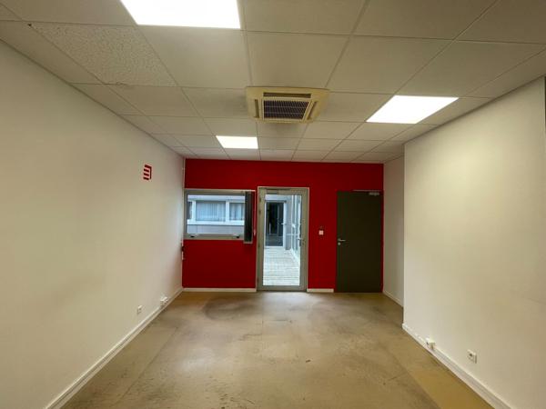 A LOUER IMMEUBLE DE BUREAUX 1296 M2 - COMPIEGNE ZAC DE MERCIÈRES