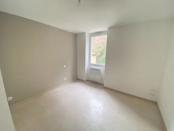 A LOUER -LAVELANET CENTRE APPARTEMENT  T3  - 59 m2 PMR AU RDC