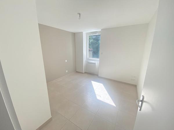 A LOUER -LAVELANET CENTRE APPARTEMENT  T3  - 59 m2 PMR AU RDC