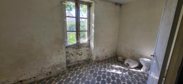 Centre bourg, bel ensemble à rénover, 2 logements