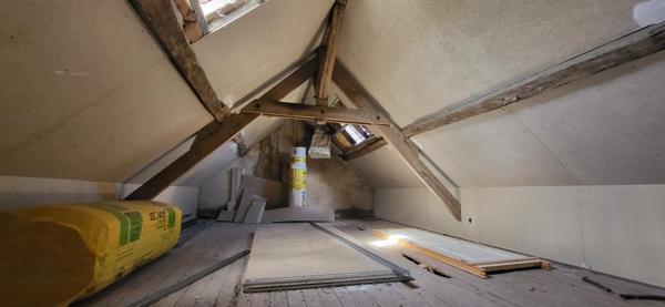 Centre bourg, bel ensemble à rénover, 2 logements