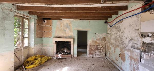 Centre bourg, bel ensemble à rénover, 2 logements