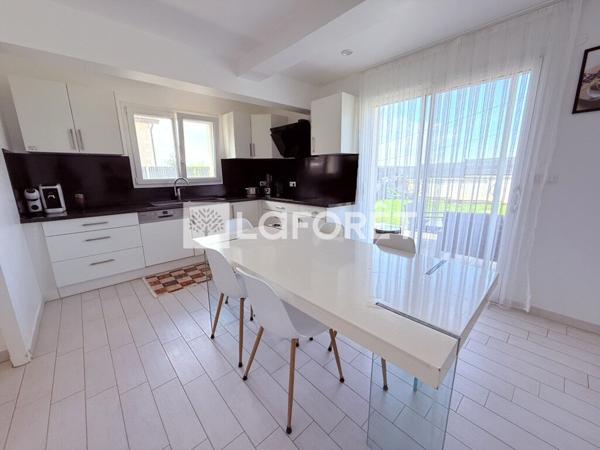 Achat maison près de SAINT VIT - 7 pièce(s) - 144 m² - 335 000 €