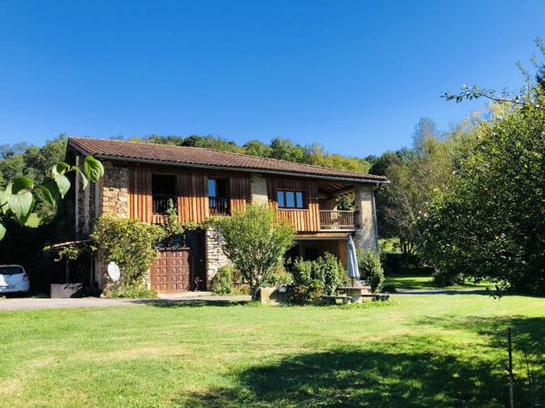 Ancien corps de ferme sur 2Ha9 , La Bastide de Serou 09240 La bastide de serou