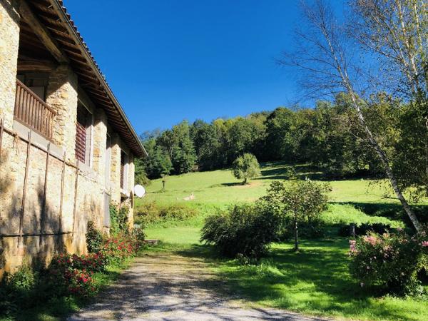 Ancien corps de ferme sur 2Ha9 , La Bastide de Serou 09240 La bastide de serou