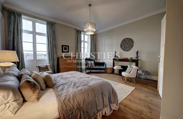 Vivre et recevoir au bord de la Dordogne – Hôtel particulier à Sainte-Foy-la-Grande