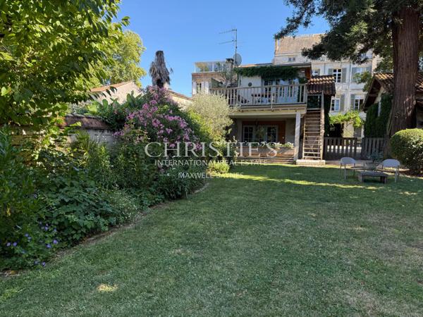 Vivre et recevoir au bord de la Dordogne – Hôtel particulier à Sainte-Foy-la-Grande