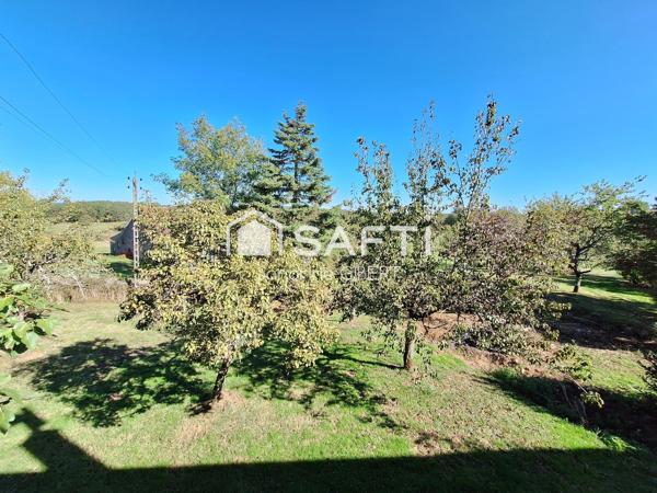 Ancien corps de ferme en pierre avec 2 hectares - Vue dégagée