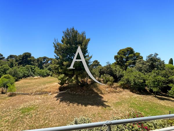 A vendre Appartement type 2 de 42 m2 13013 à Marseille avec terrasse et place de parking