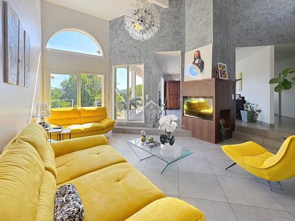 Vabres-l'Abbaye (12400) Villa T6 sur 5200m2 terrain avec piscine