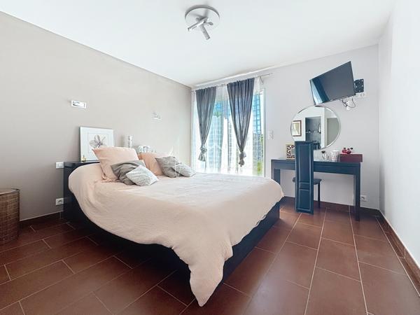 Vabres-l'Abbaye (12400) Villa T6 sur 5200m2 terrain avec piscine