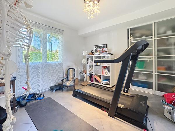 Vabres-l'Abbaye (12400) Villa T6 sur 5200m2 terrain avec piscine