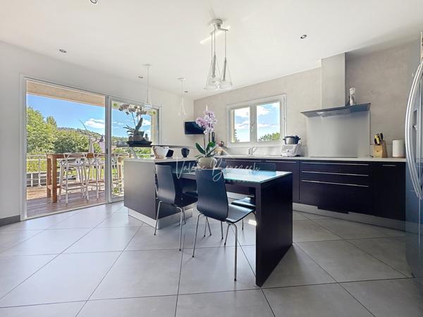 Vabres-l'Abbaye (12400) Villa T6 sur 5200m2 terrain avec piscine