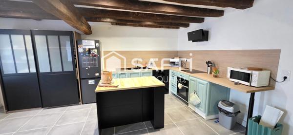 Longère rénovée, 126m², 4 chambres, atelier, 1670m² de terrain.