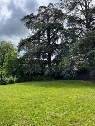 MAISON  AVEC DE BEAUX VOLUMES ET DECORATION SOIGNEE
