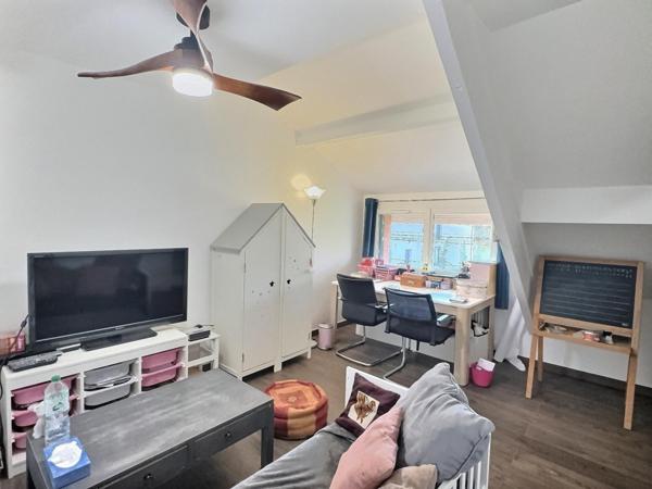 MAISON  AVEC DE BEAUX VOLUMES ET DECORATION SOIGNEE