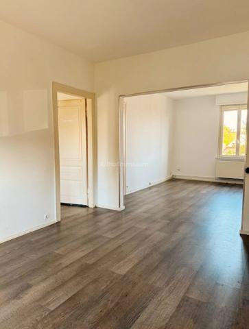 Vente                                                      Appartement
                        
                     5 pièces                      114 m2                     à Colmar