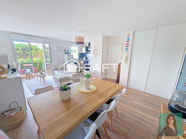 Superb appartement T2 rénovée avec balcon  et place de parking