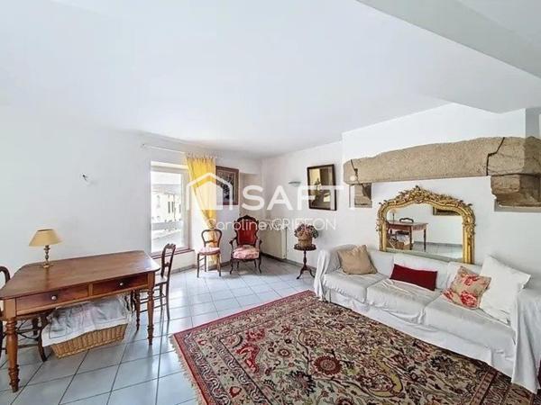 CHARME ET CACHET POUR CETTE MAISON EN PIERRE