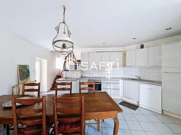 CHARME ET CACHET POUR CETTE MAISON EN PIERRE