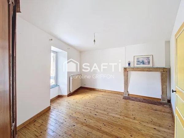 CHARME ET CACHET POUR CETTE MAISON EN PIERRE