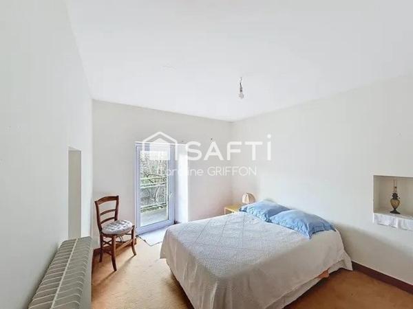 CHARME ET CACHET POUR CETTE MAISON EN PIERRE