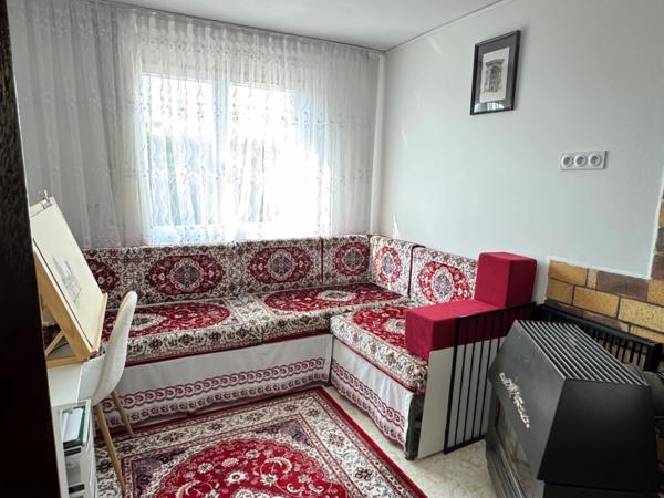 JOLIE MAISON: 4 CHAMBRES, JARDIN & GARAGE