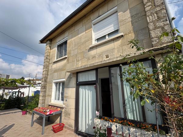 JOLIE MAISON: 4 CHAMBRES, JARDIN & GARAGE