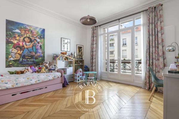 Asnières-sur-Seine, Maison 6 Chambres -  232 m² à vendre