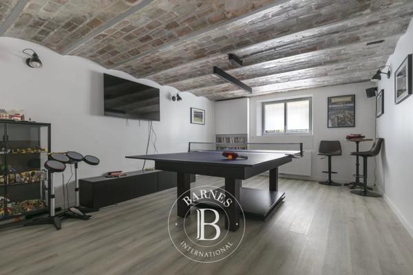 Asnières-sur-Seine, Maison 6 Chambres -  232 m² à vendre